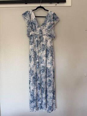 Peach Love California Blue and White Floral Maxi Dress